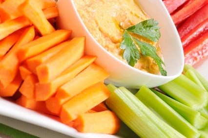 Hummus and fresh veggies snack