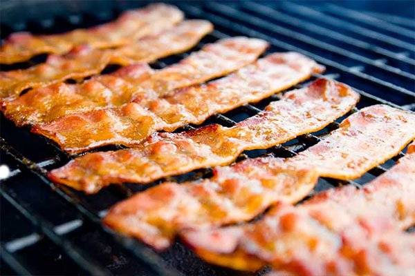 bacon-on-a-grill